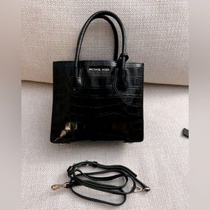 💘💘💘 SOLD 💘💘💘 Michael Kors Croc Embossed black Dillan Mini Satchel.